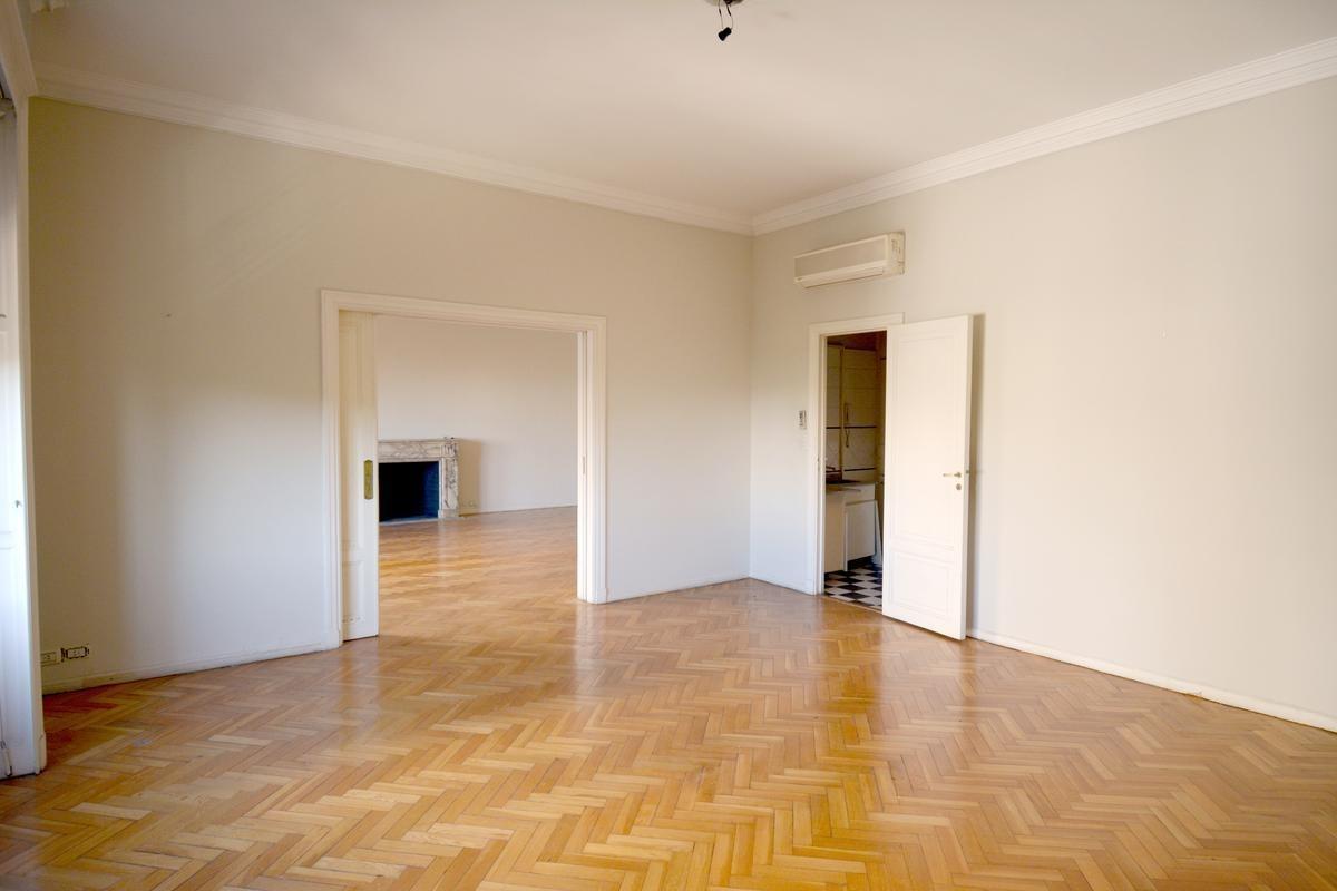 Departamento en Venta en Recoleta - Piso en Edificio Emblemático 1