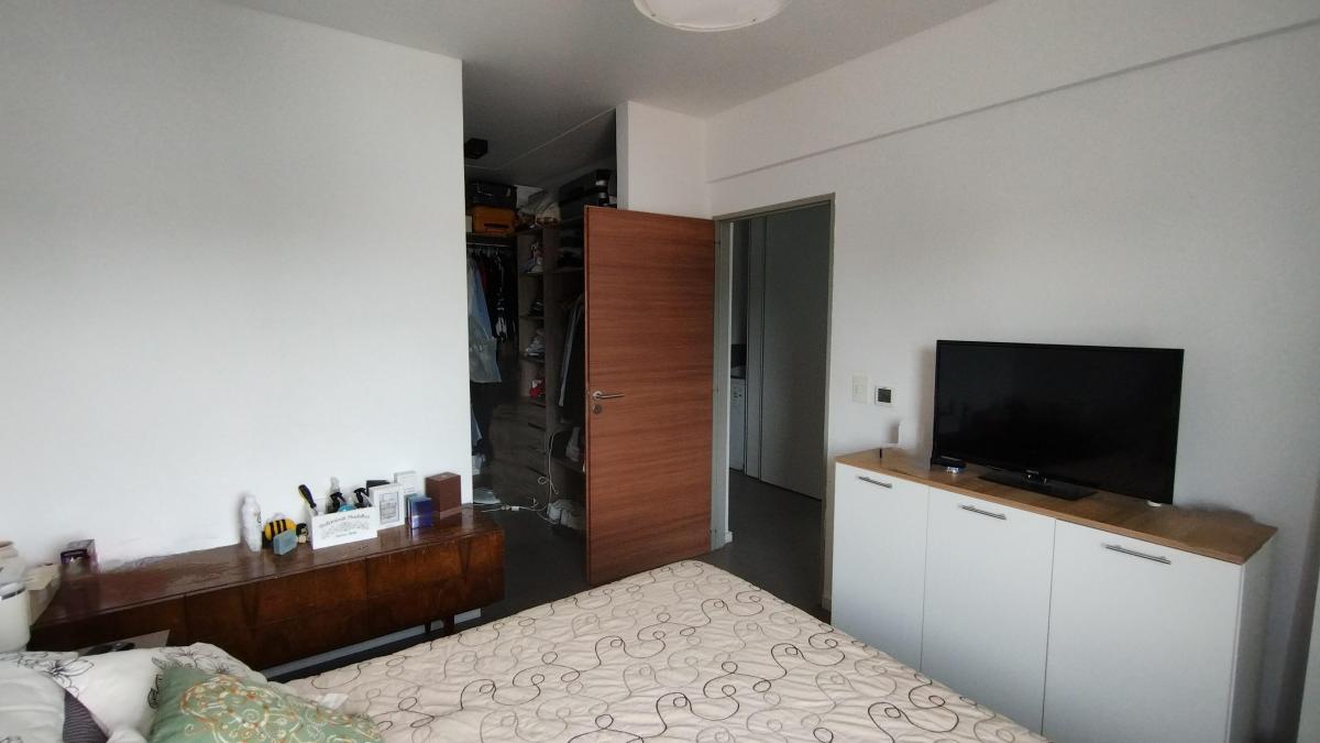 Departamento en Venta de 2 Dorm. C/cochera y Baulera en Florida Oeste. 3