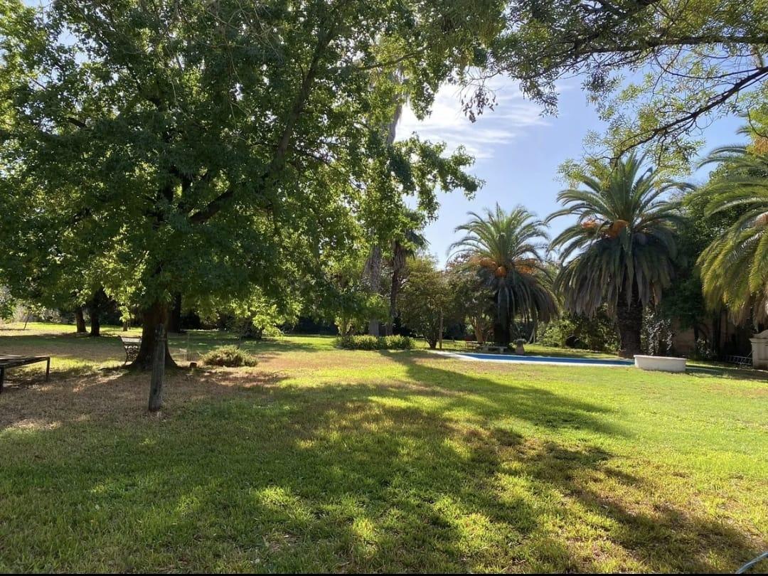 Casa en venta sobre lote de 3396 m2 en Ing. Sourdeaux