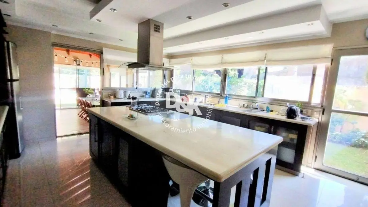 Casa en venta de 5 dormitorios en San Isidro 5
