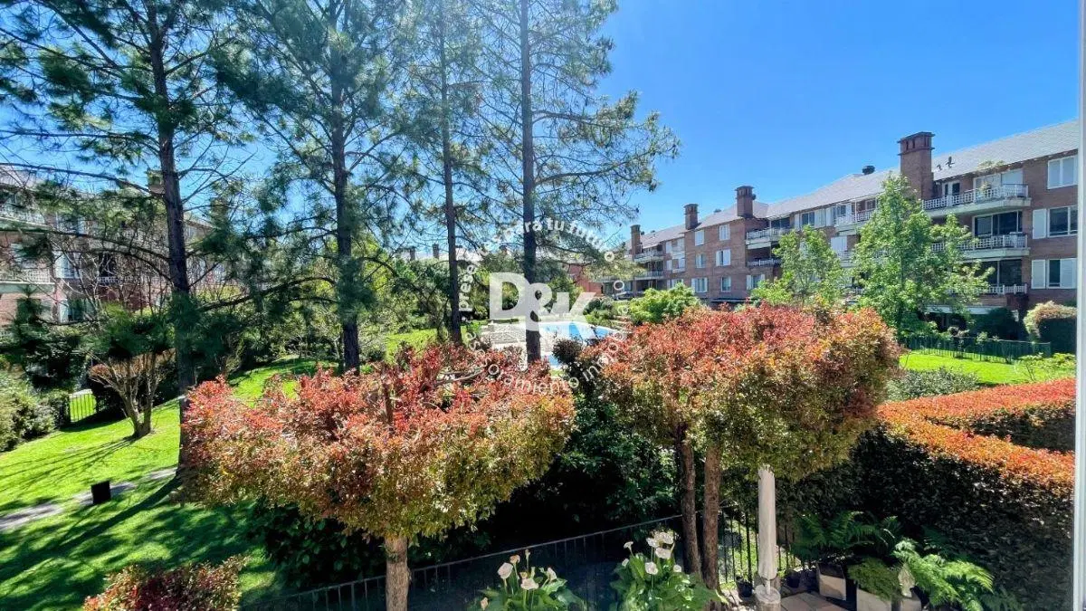 Departamento en venta de 3 dormitorios con 3 cocheras en Jardines de San Isidro 4