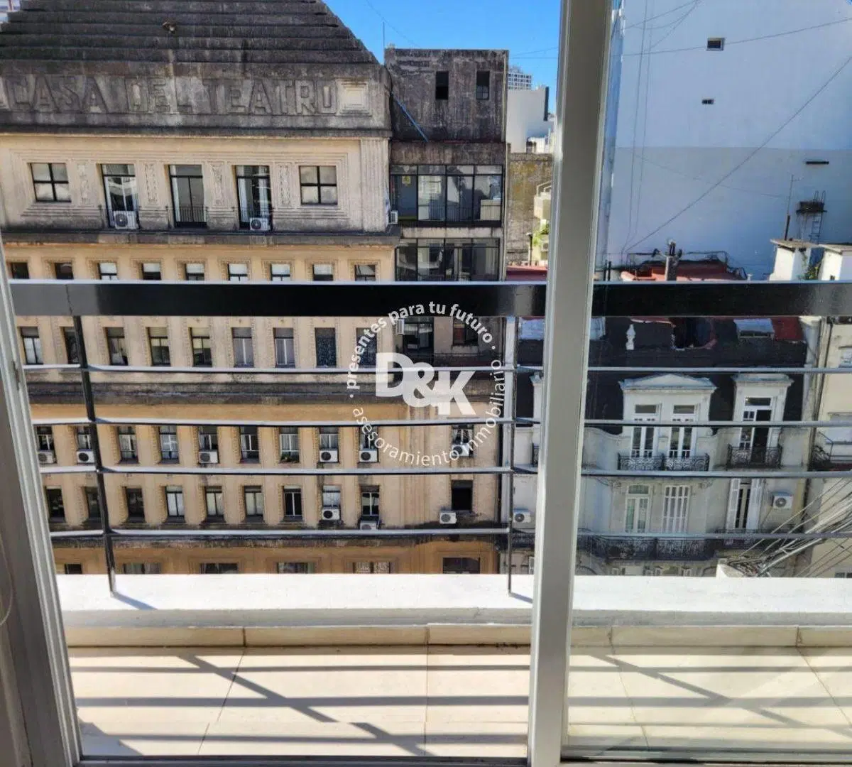 Monoambiente actualizado en venta en Recoleta, piso alto 5