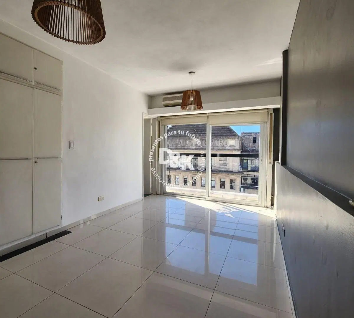 Monoambiente actualizado en venta en Recoleta, piso alto 4
