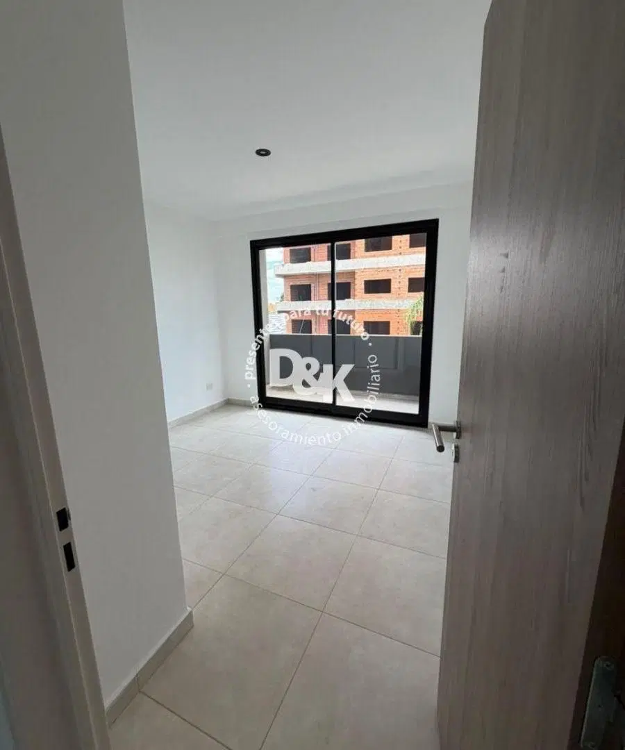 Departamento en venta de 3 ambientes en piso alto 8