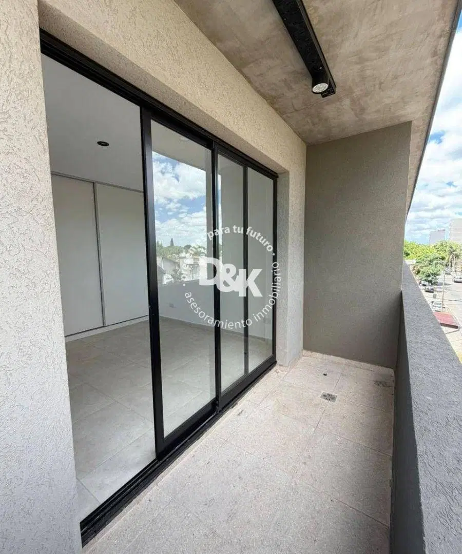 Departamento en venta de 3 ambientes en piso alto 4