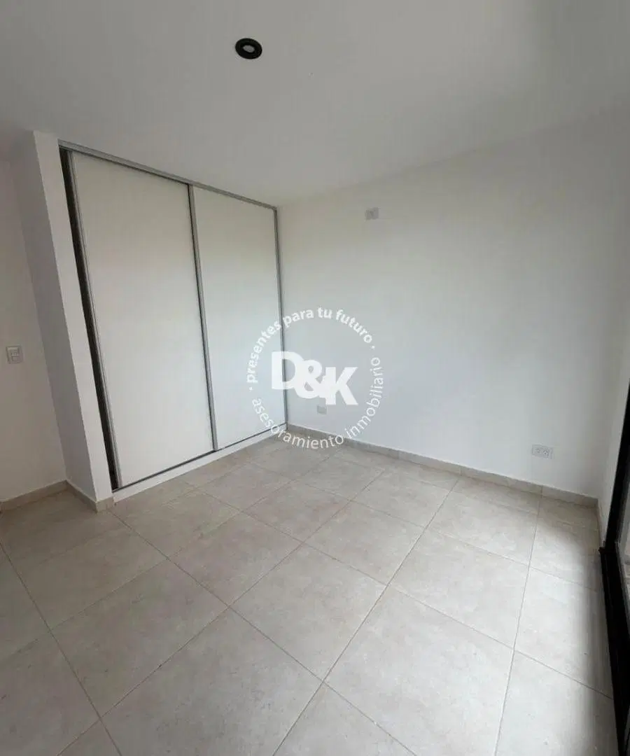 Departamento en venta de 3 ambientes en piso alto 5