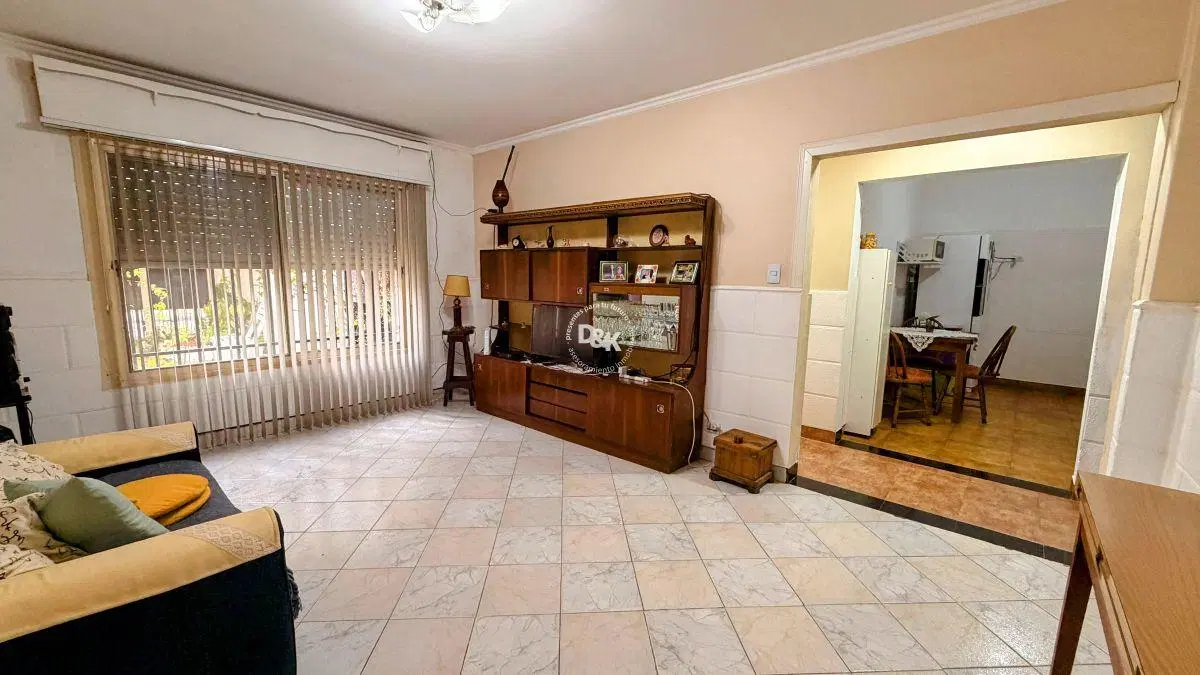 Casa en venta de 2 dormitorios c/cochera en Loma Hermosa 8