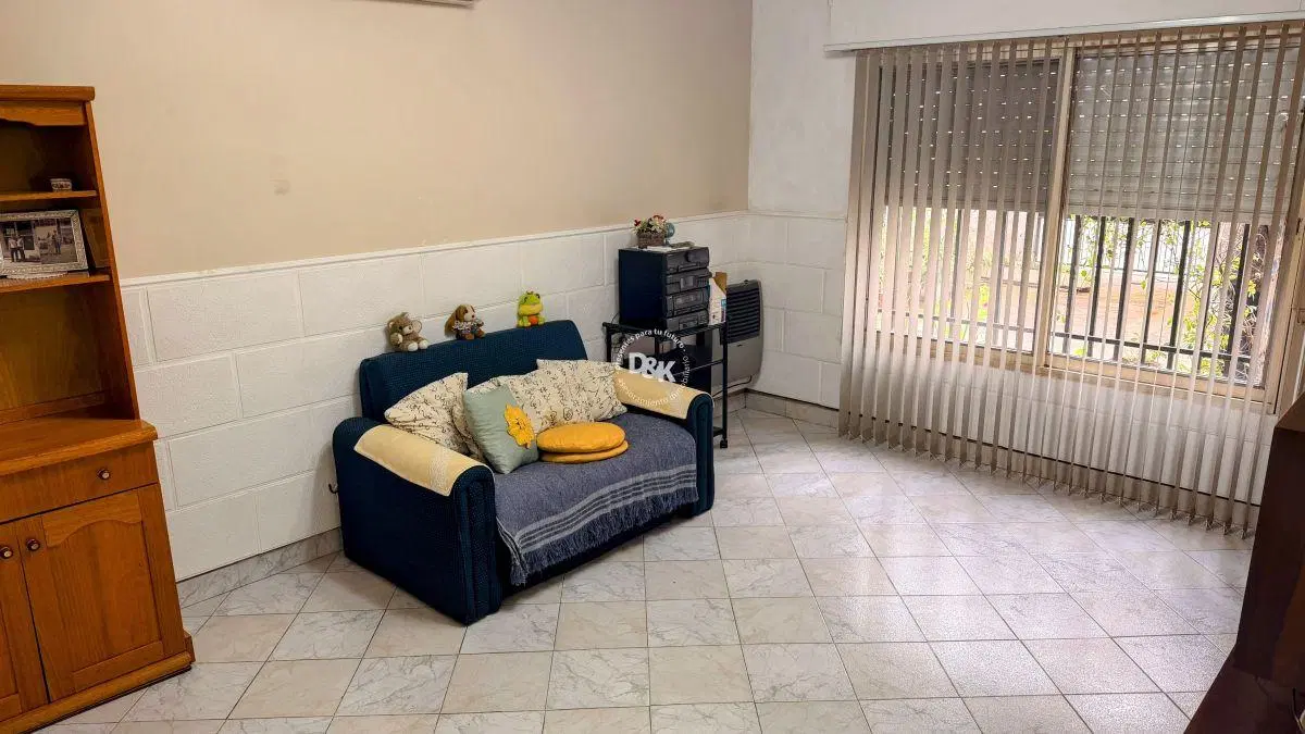 Casa en venta de 2 dormitorios c/cochera en Loma Hermosa 2