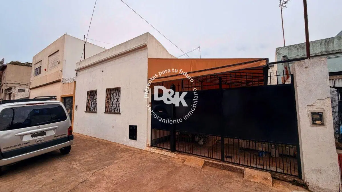Casa en venta de 2 dormitorios c/cochera en Loma Hermosa 3