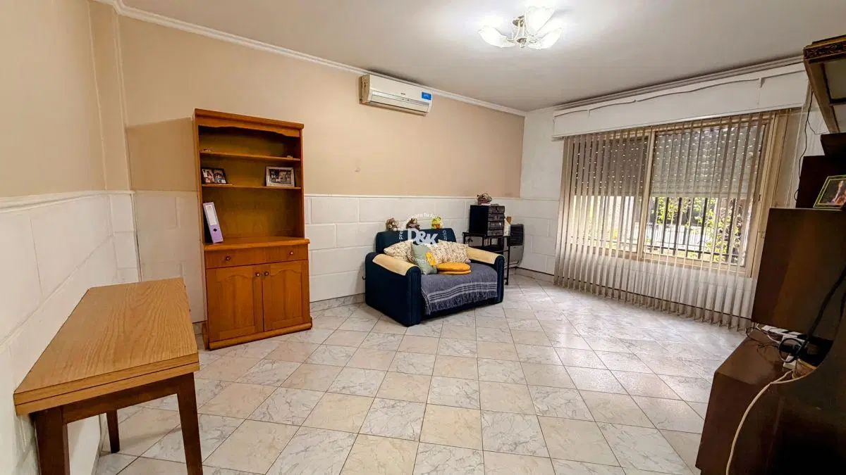 Casa en venta de 2 dormitorios c/cochera en Loma Hermosa 5