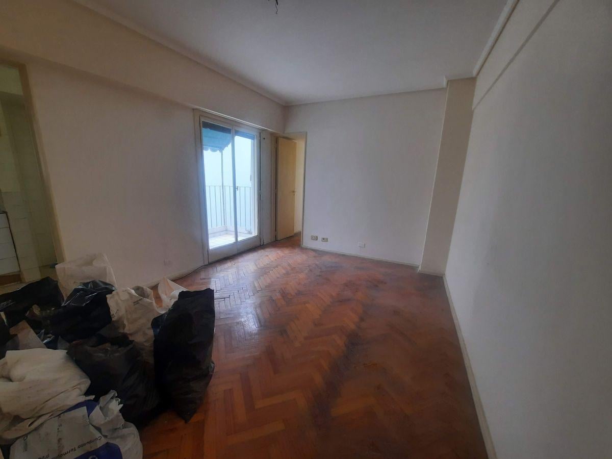 Foto de 2 AMBIENTES EN PISO ALTO - MUY LUMINOSO - RECOLETA, imagen 1