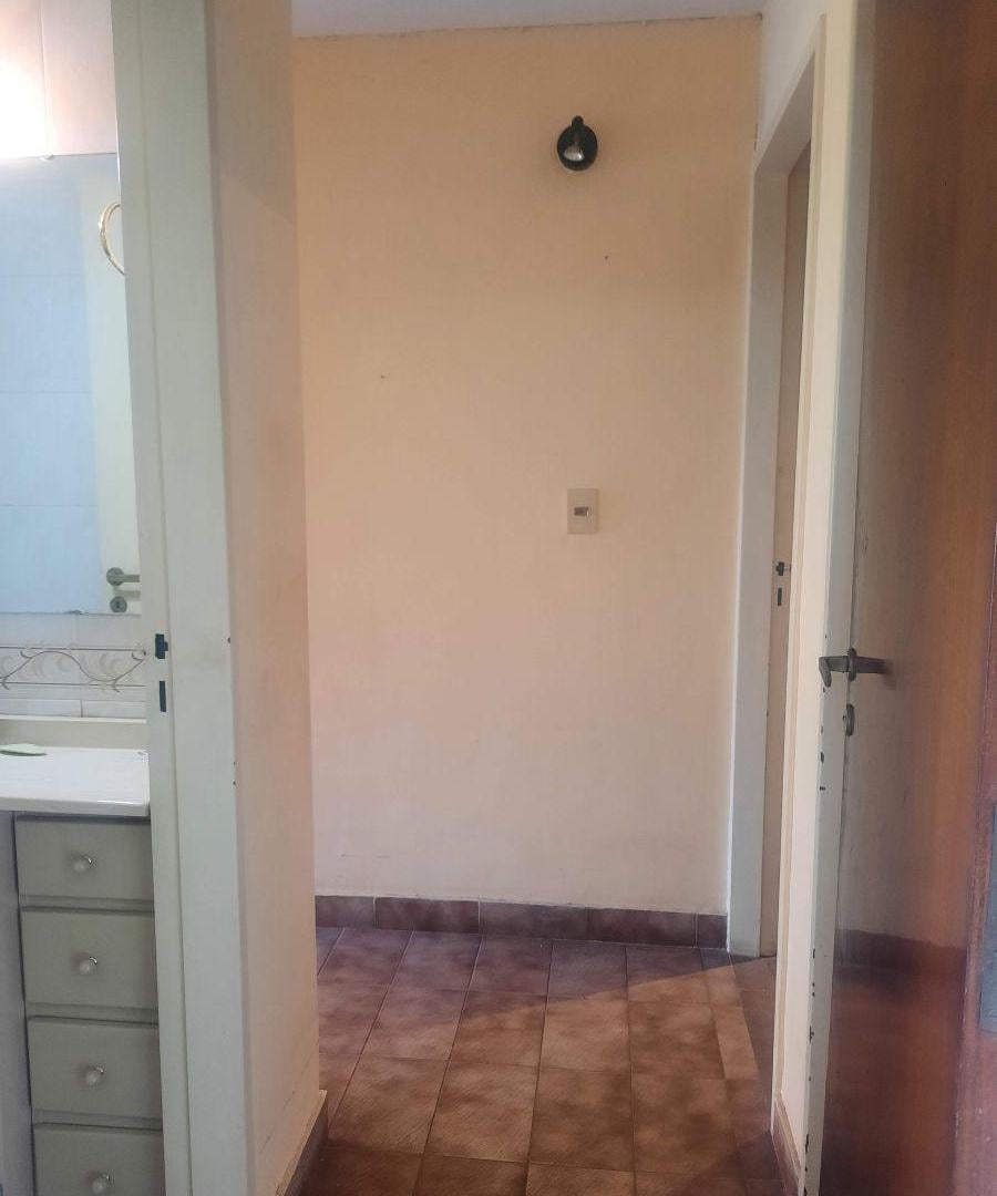 Foto de 4 AMBIENTES AL FRENTE CON BALCON, COCHERA Y DEPENDENCIAS DE SERVICIO, imagen 4