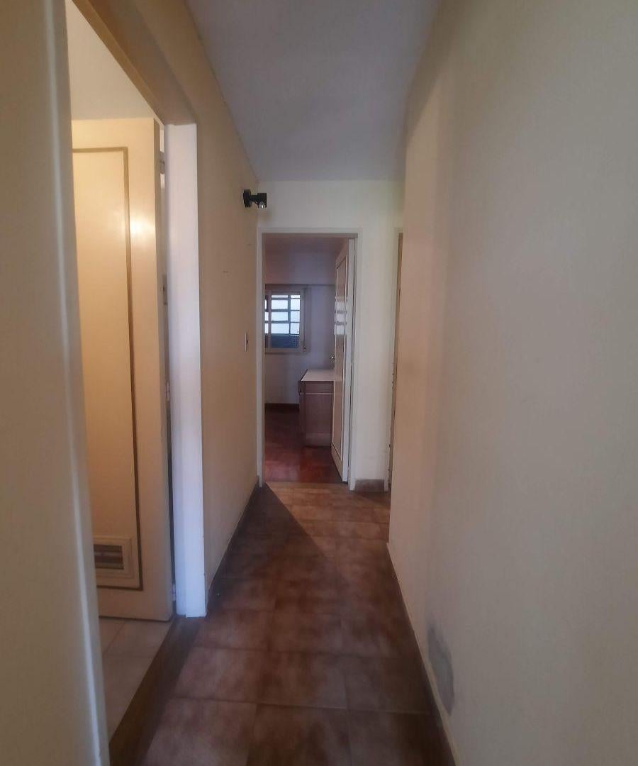 Foto de 4 AMBIENTES AL FRENTE CON BALCON, COCHERA Y DEPENDENCIAS DE SERVICIO, imagen 3
