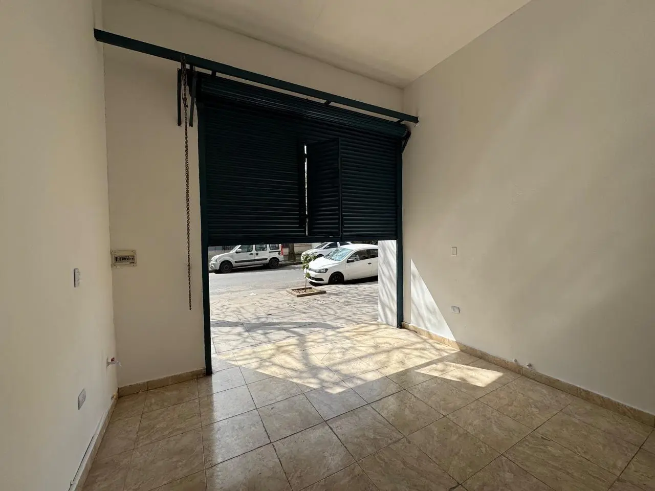 Oficina . | Roseti al 1800 4