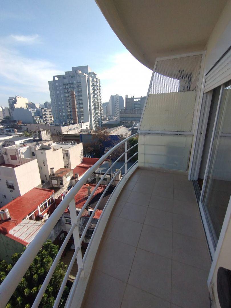 Foto de DEPARTAMENTO DE 2 AMBIENTES CON COCHERA SEMICUBIERTA FIJA, imagen 3
