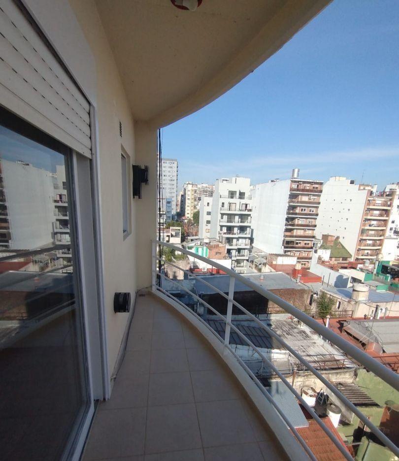 Foto de DEPARTAMENTO DE 2 AMBIENTES CON COCHERA SEMICUBIERTA FIJA, imagen 4