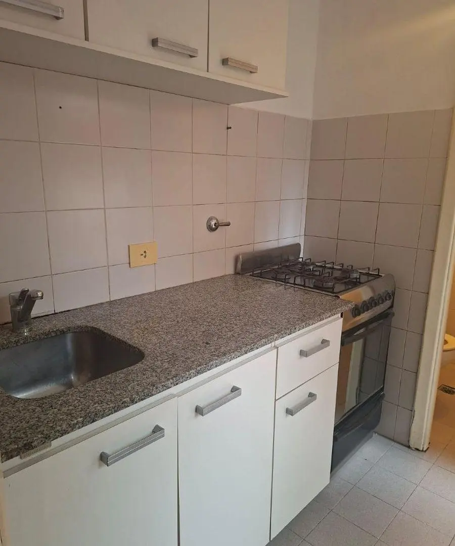 -B-ALQUILER PH 1 ambiente, con patio y cocina independiente – ALMAGRO 5