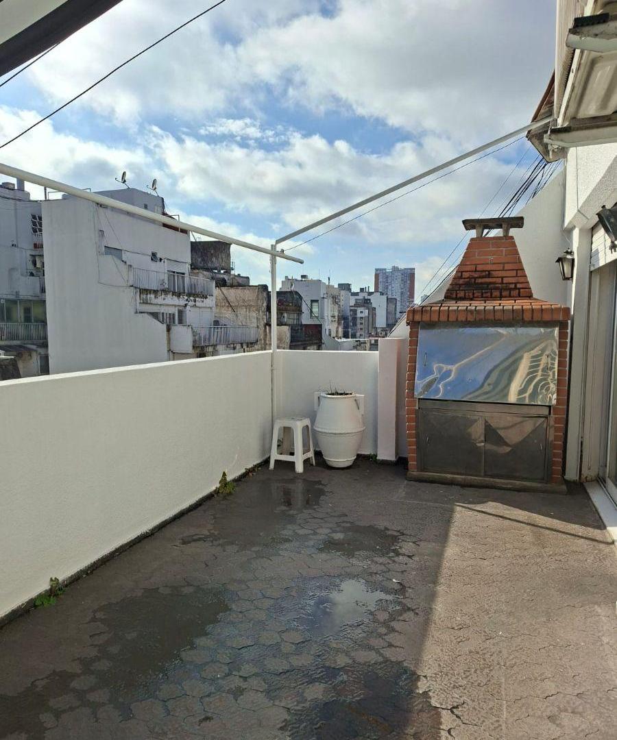 Foto de VENTA departamento de 5 ambientes con terraza y parrilla. – Valentin Gomez al 2.600 – Balvanera.-, imagen 1