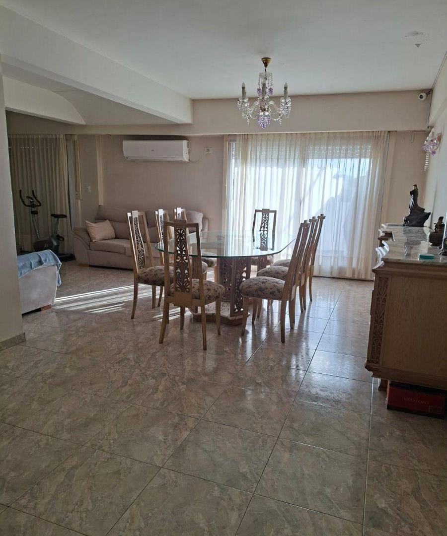 Foto de VENTA departamento de 5 ambientes con terraza y parrilla. – Valentin, imagen 1