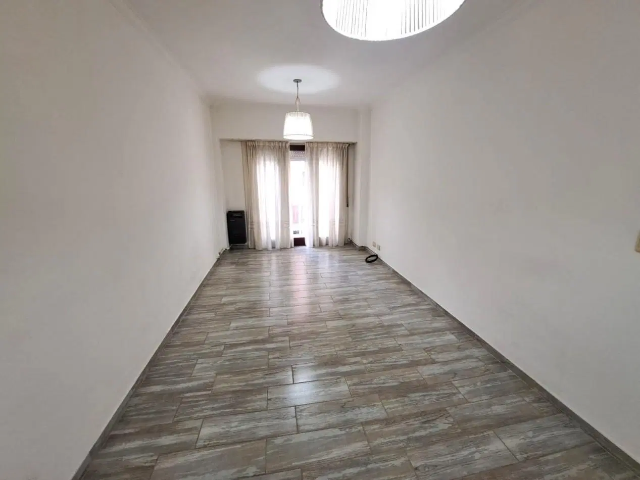 3 Amb. frente con balcon - reciclado- centro-plaza Mitre 2