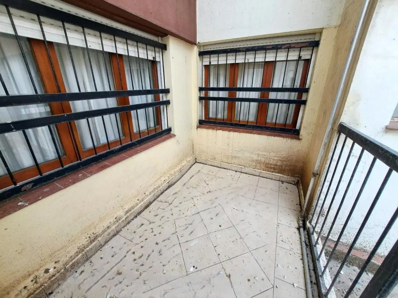 3 Amb. frente con balcon - reciclado- centro-plaza Mitre 4