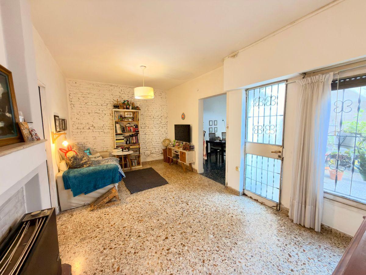 Foto de Casa lote propio, 2 patios, jardin, 8,66 x 21,25 VENTA, imagen 4