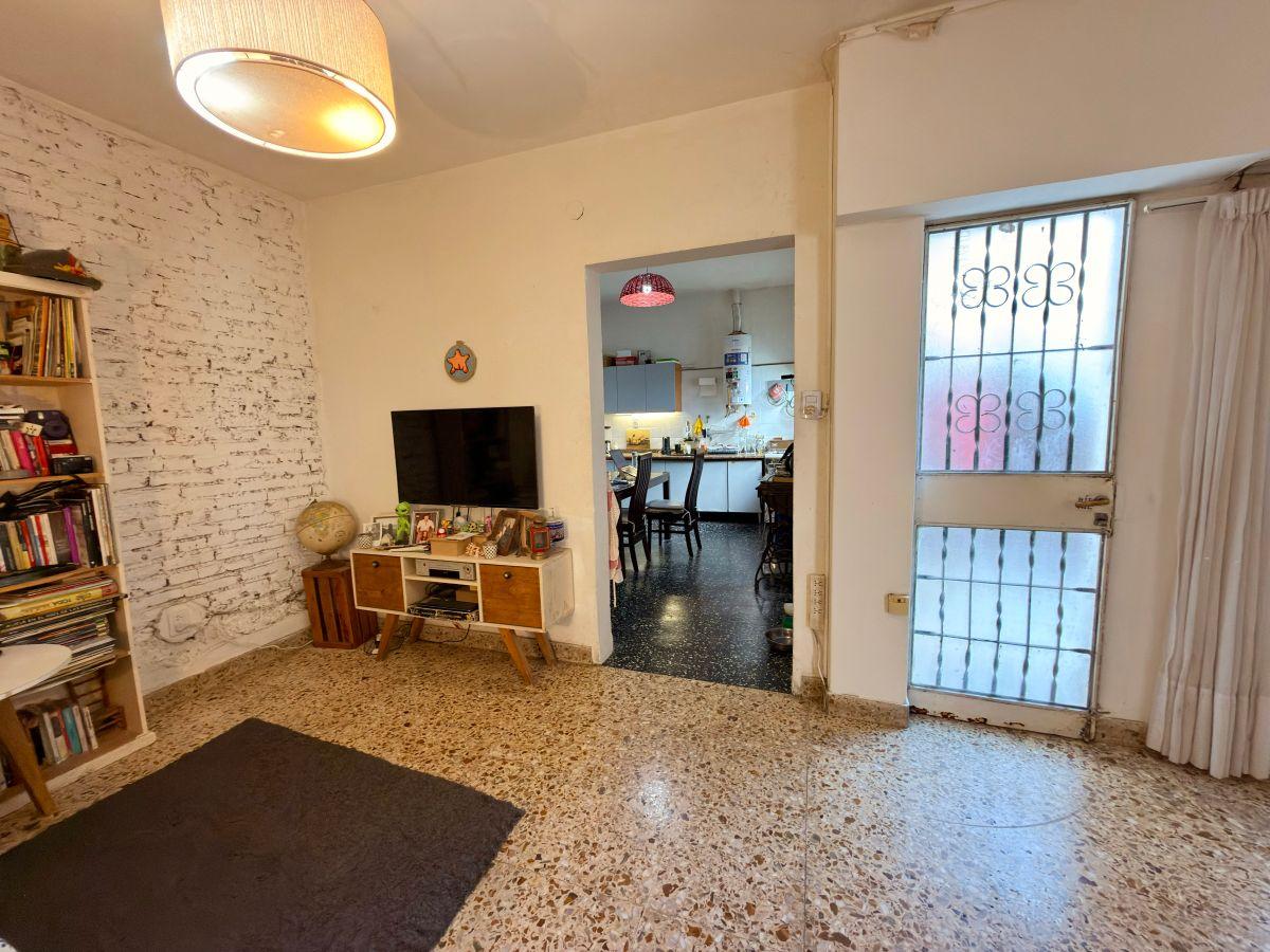Foto de Casa lote propio, 2 patios, jardin, 8,66 x 21,25 VENTA, imagen 2