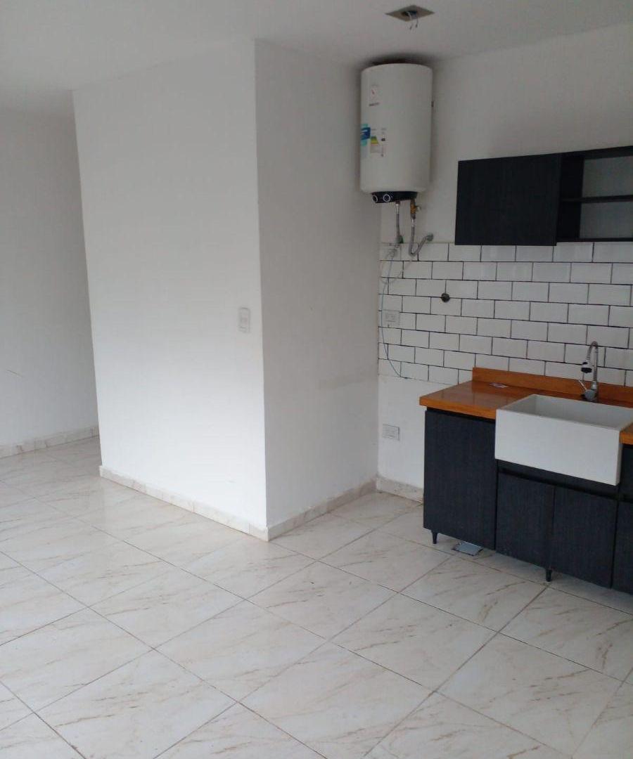 Foto de Departamento 2 ambientes en excelente ubicación con cochera, imagen 3