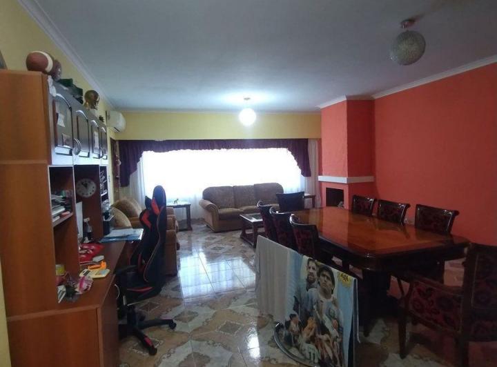 VENTA CASA DOS PLANTAS TERRAZA 6 AMBIENTES COCHERA 2