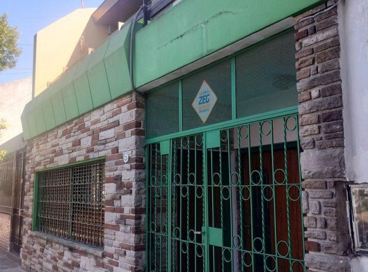 VENTA CASA DOS PLANTAS TERRAZA 6 AMBIENTES COCHERA 3