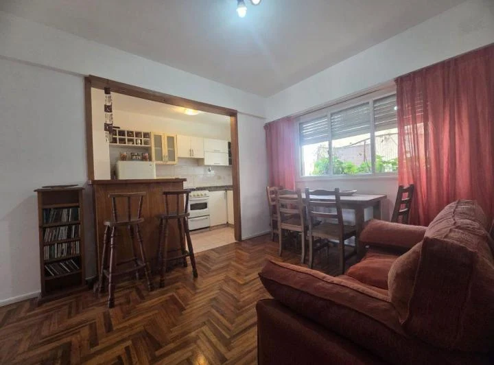 Venta Montserrat departamento 2 ambientes balcon 1