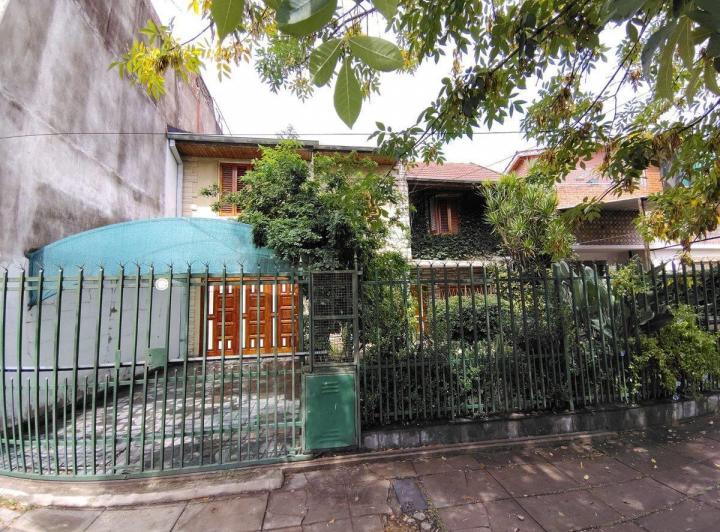 Venta Casa lote propio de 300 metros Pablo Podesta 2