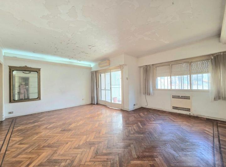 Venta Almagro 4 ambientes con balcón dependencia 2