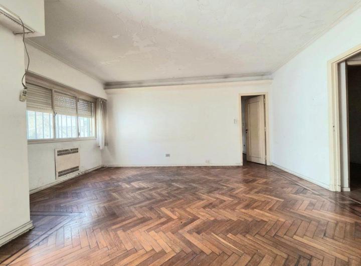 Venta Almagro 4 ambientes con balcón dependencia 5