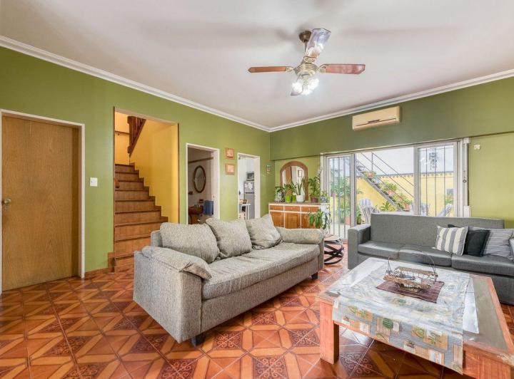 VENTA CASA 5 DORMITORIOS EN BOEDO COCHERA PATIO 2