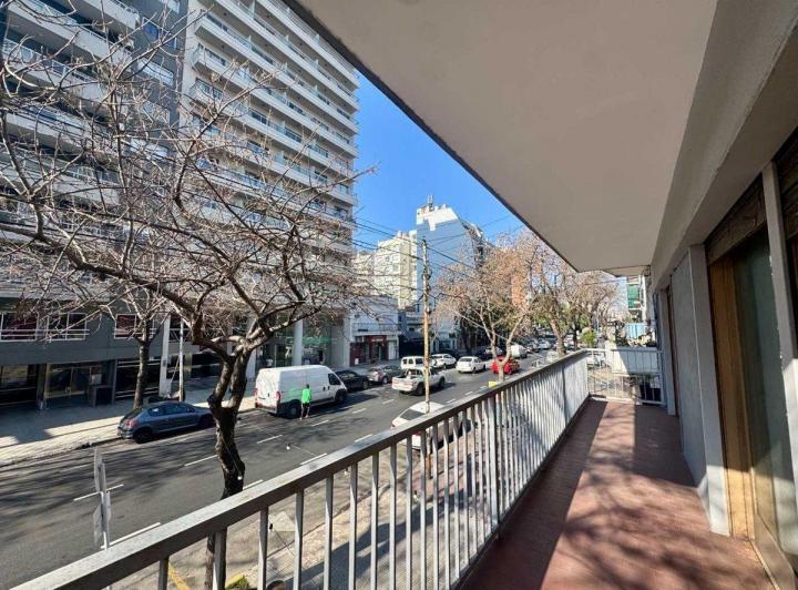 DEPTO 5 AMB EN VENTA VILLA URQUIZA COCHERA Y PATIO 2