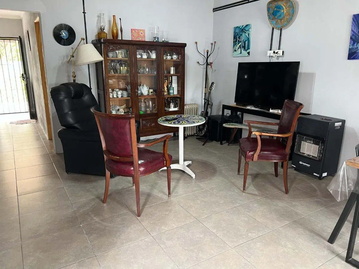Casa PH venta 4 amb Brandsen con cochera y jardín 4