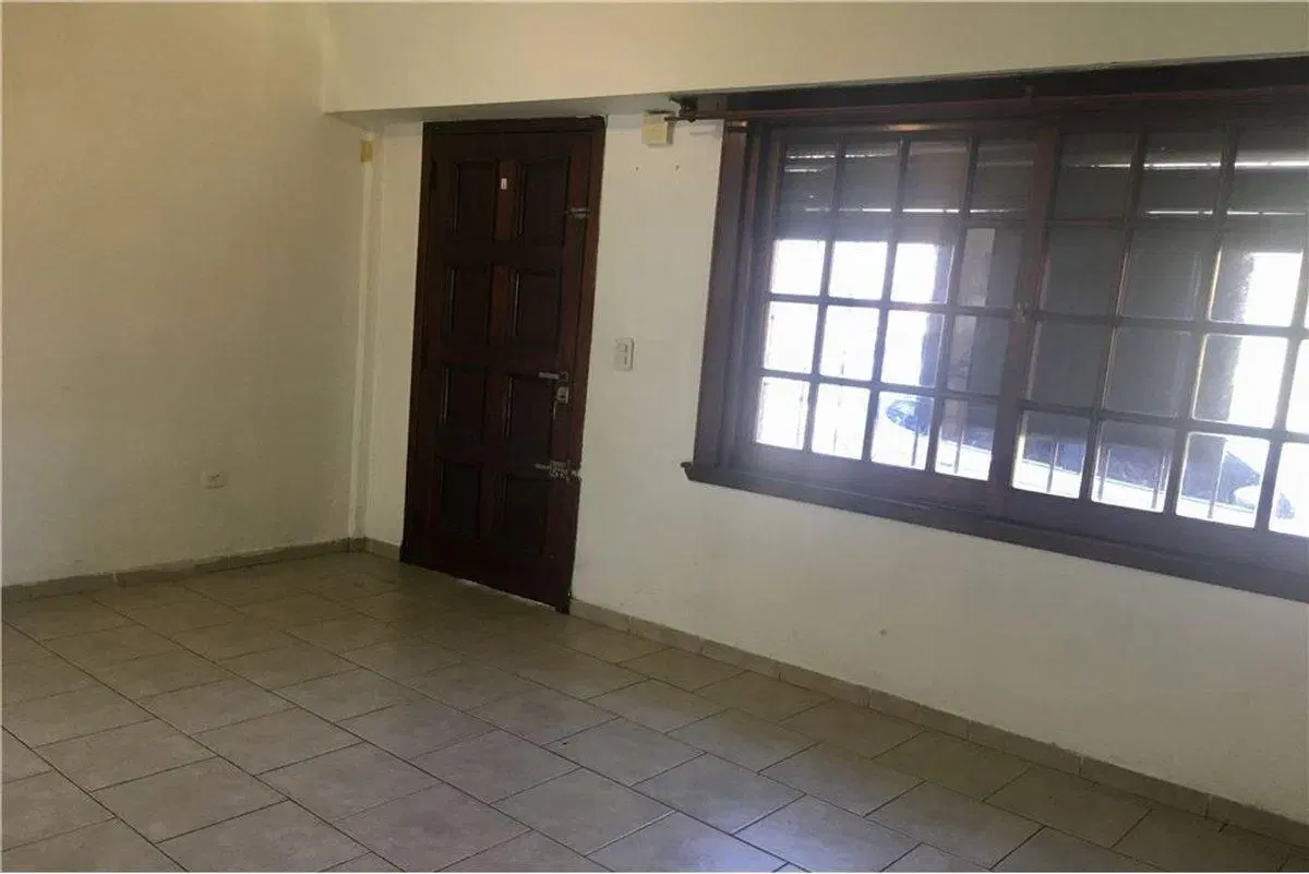 VENTA PH 2 AMBIENTES PB PATIO BERNAL OESTE QUILMES 5