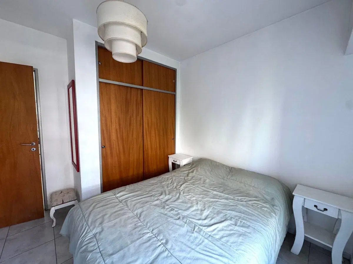 VENTA DEPTO 2 AMB BALCON CASTELAR COCHERA 4
