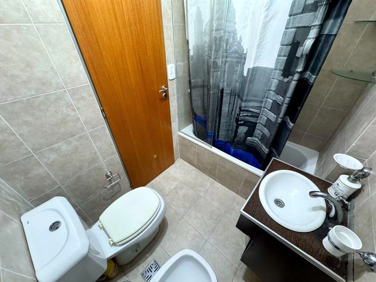 VENTA DEPTO 2 AMB BALCON CASTELAR COCHERA 5