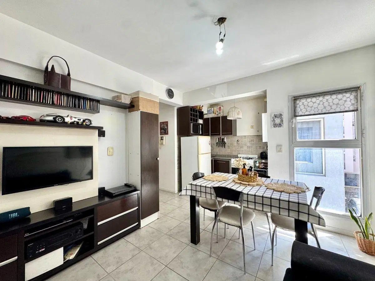 VENTA DEPTO 2 AMB BALCON CASTELAR COCHERA 2