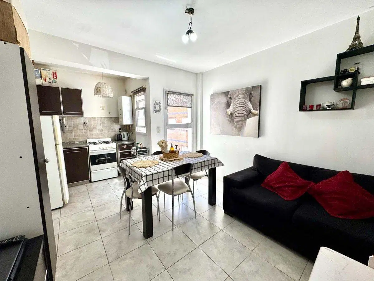 VENTA DEPTO 2 AMB BALCON CASTELAR COCHERA 3