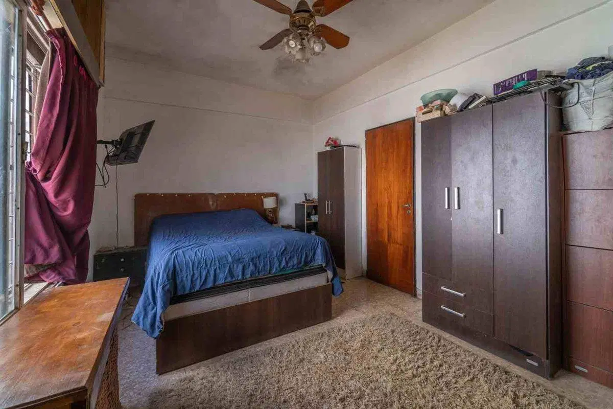 VENTA CASA 2 AMBIENTES CON COCHERA VILLA DE MAYO 4