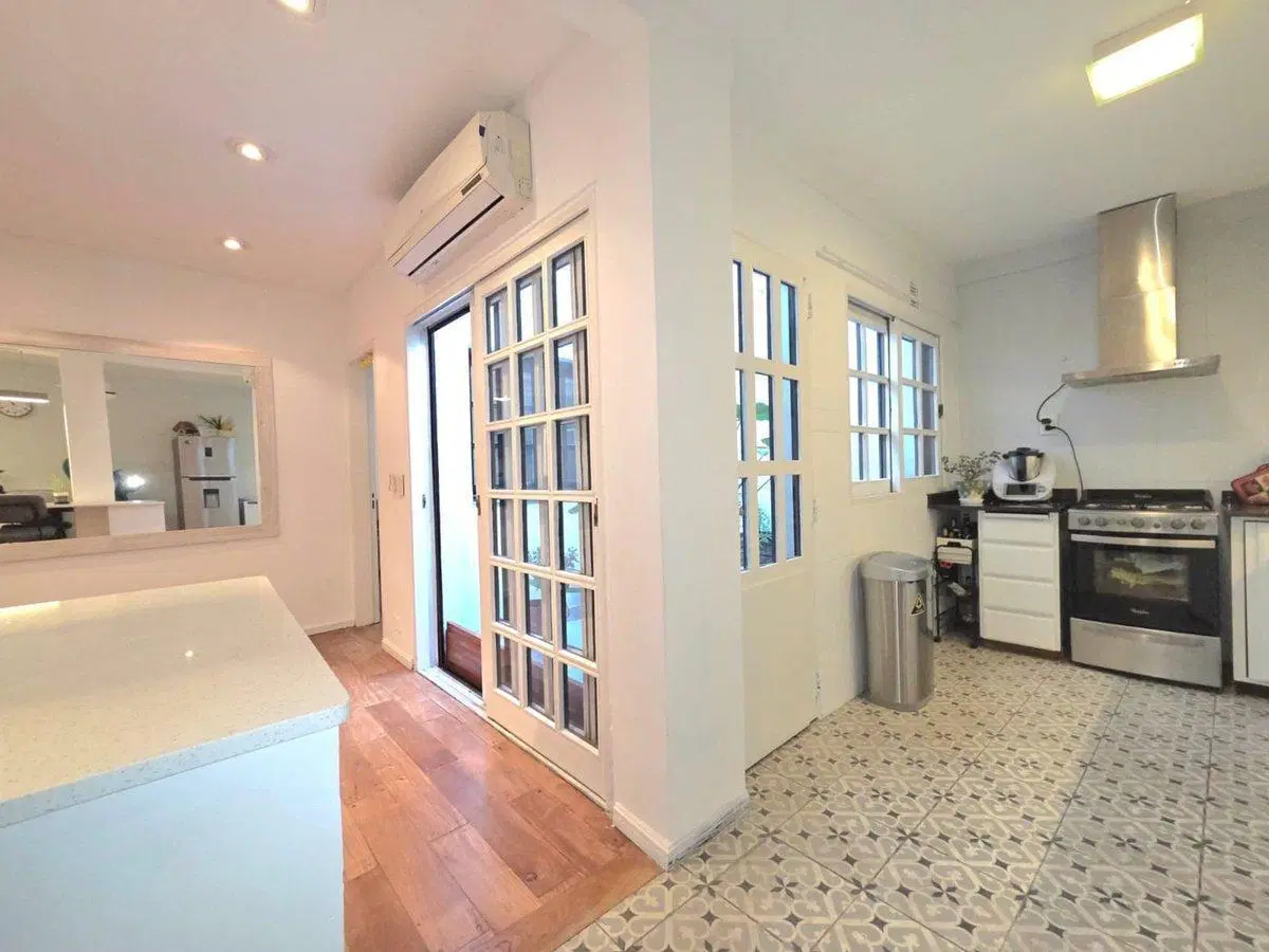 VENTA CASA EN COLEGIALES 6 AMBIENTES COCHERA 5