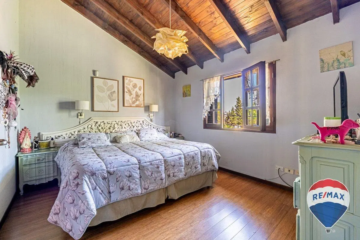 Venta casa 6 amb jardin pileta cochera 4