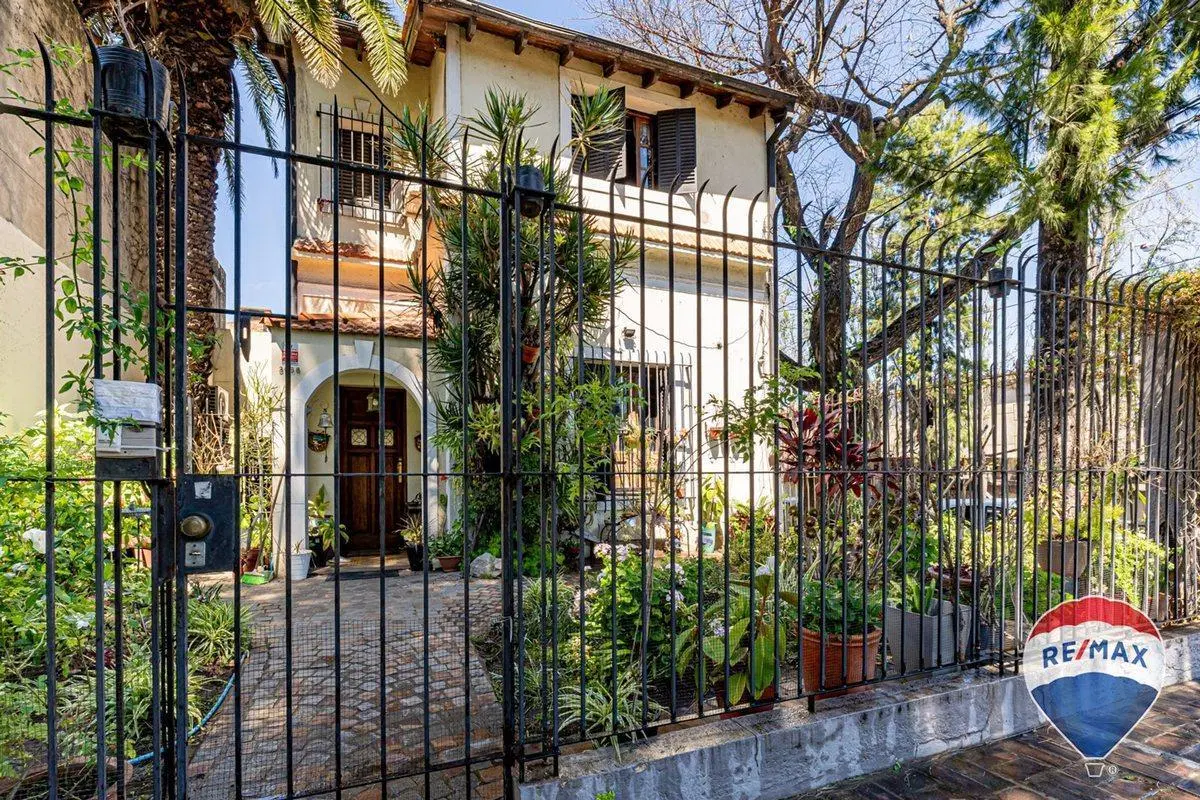 Venta casa 6 amb jardin pileta cochera 3
