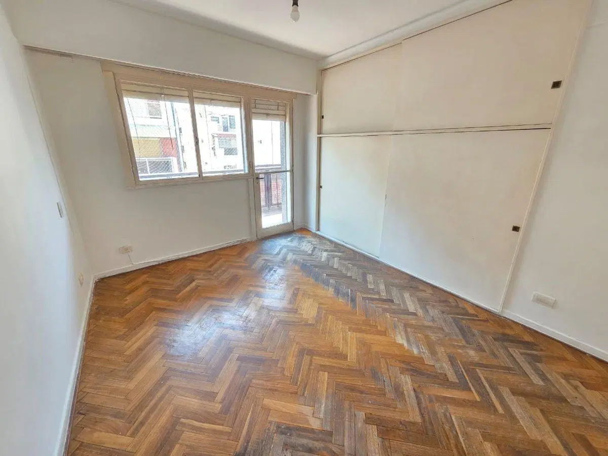 Venta 4 ambientes balcón cochera Recoleta depen 4