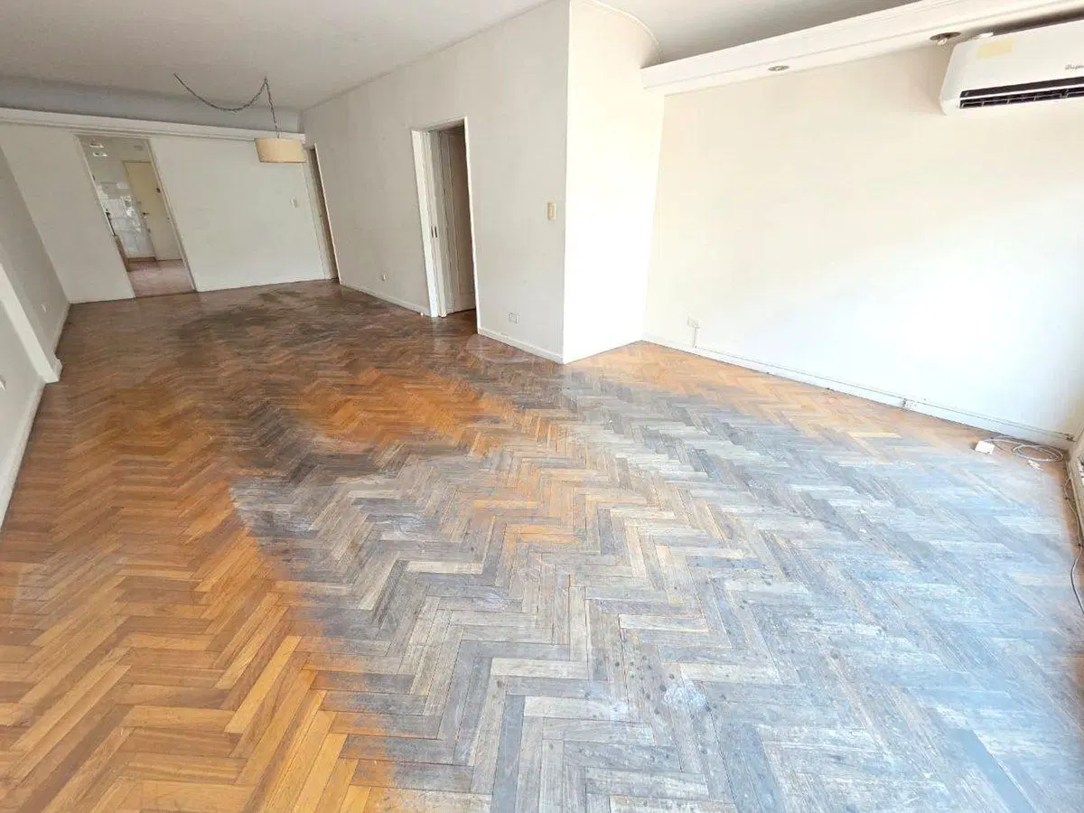 Venta 4 ambientes balcón cochera Recoleta depen 2