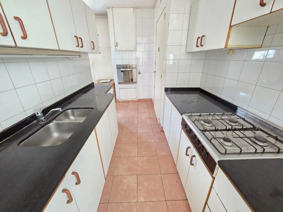 Venta 4 ambientes balcón cochera Recoleta depen 3