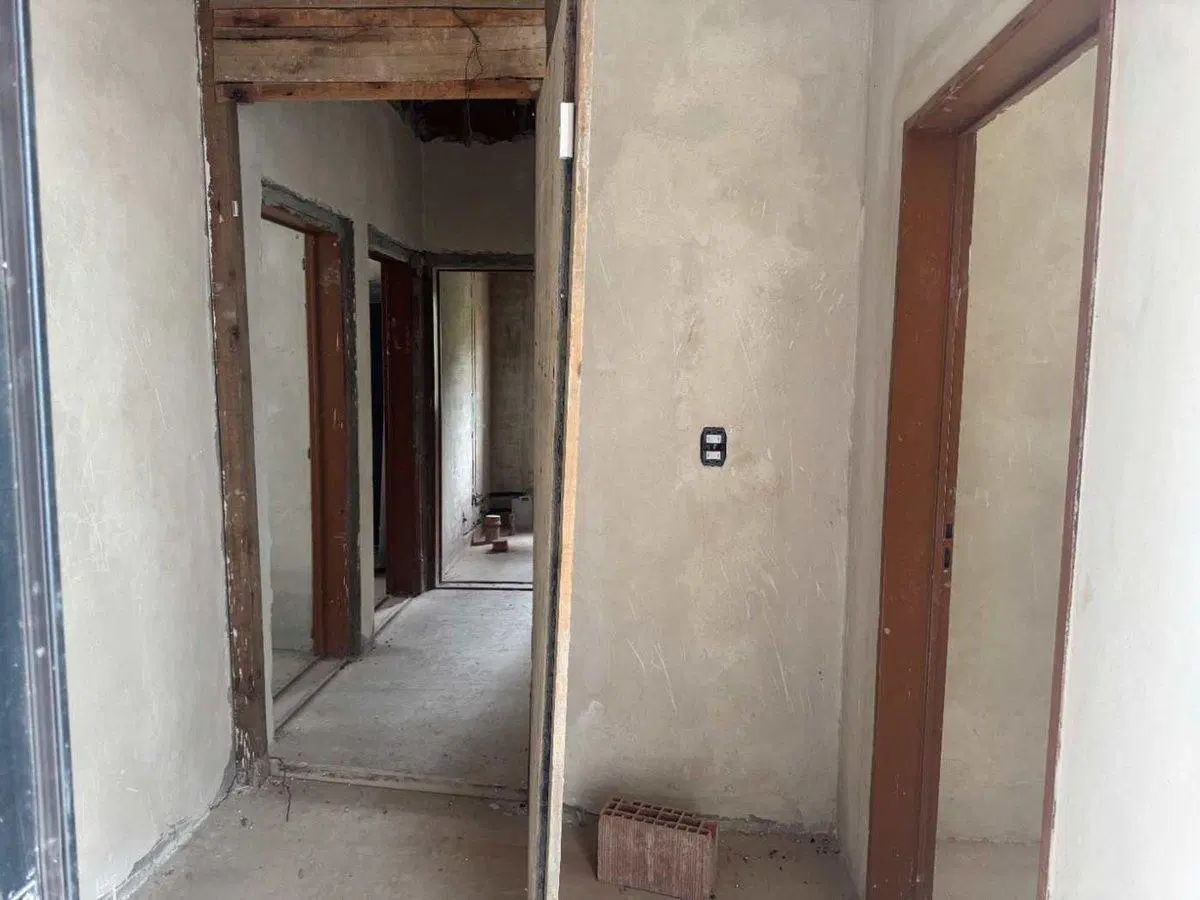CASA 5 AMB VENTA A TERMINAR EL CAZADOR ESCOBAR 2